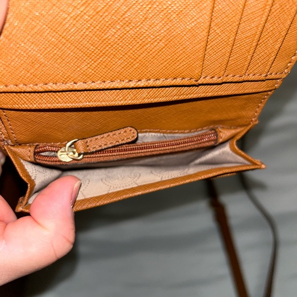 Michael Kors Handbag With Matching Wallet - Picture 8 of 10